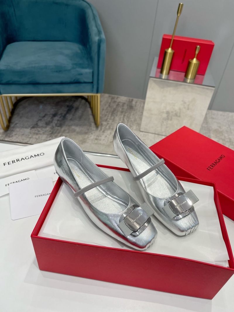 Ferragamo flat shoes